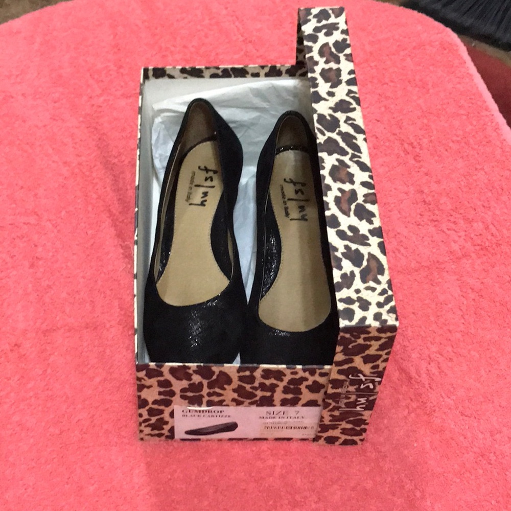 I’m selling dress shoes❤️